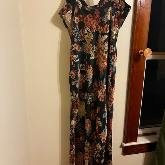 Olivia & James Floral Maxi Dress BNWT - Picture 2 of 4